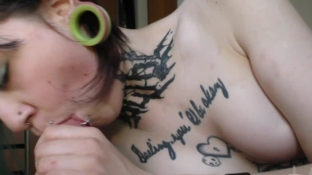 Tattoo Teen Deadseal Andy Teen Stretching Her Hole With a Big Dildo and Giving Blowjob