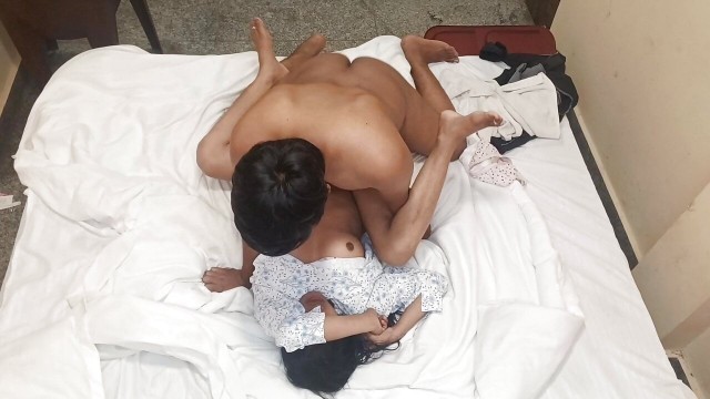18 yers old desi indian girlfriend was fucking hard in hotel with boyfriend